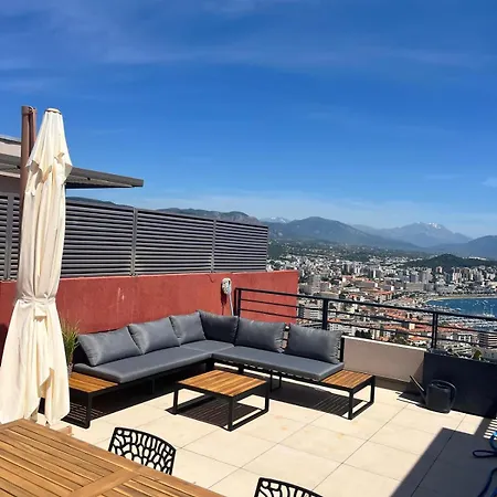 Superbe T3 Avec Rooftop Vue Et Montagne Apartment *