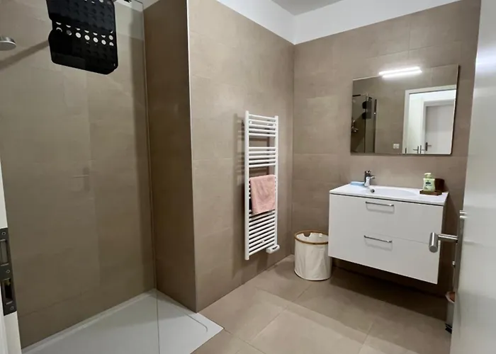 Superbe T3 Avec Rooftop Vue Et Montagne Appartamento