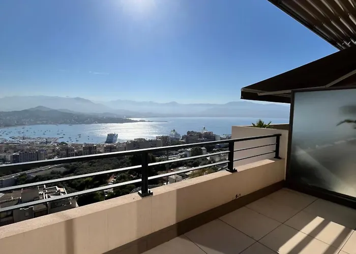 Superbe T3 Avec Rooftop Vue Et Montagne